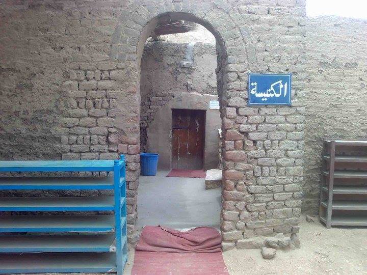 بالصور تعرف علي قصة دير الانبا هرمينا السائح بأسيوط والمعجزات العظيمة التي حدثت به