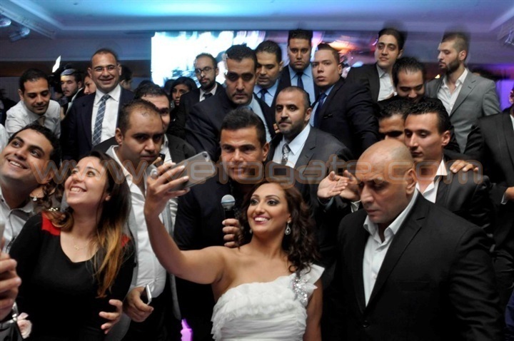 https://christian-dogma.com بالصور عمرو دياب يشعل حفل زفاف ابنة «هاني تاضروس»