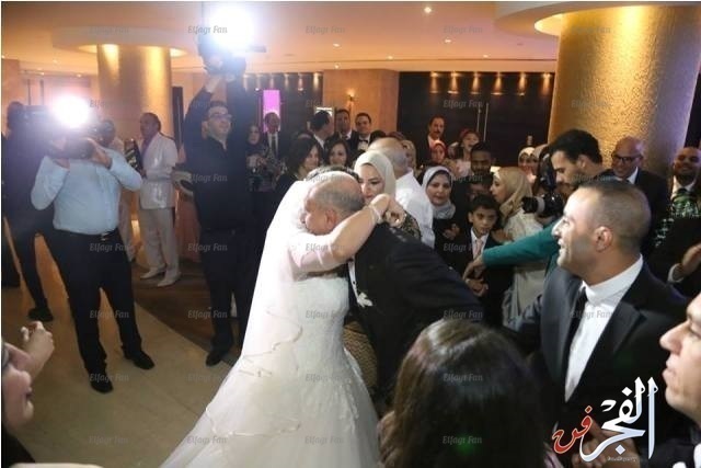 أحمد السقا بصحبة زوجته فى حفل زفاف عائلي صور